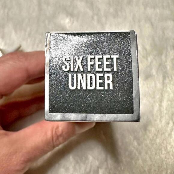 NIB Jeffree Star Six Feet Under The Gloss Lip Gloss Full Size 4.5ml - Picture 7 of 11